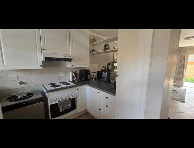 2 BEDROOM TOWNHOUSE FOR SALE IN MAGALIESKRUIN